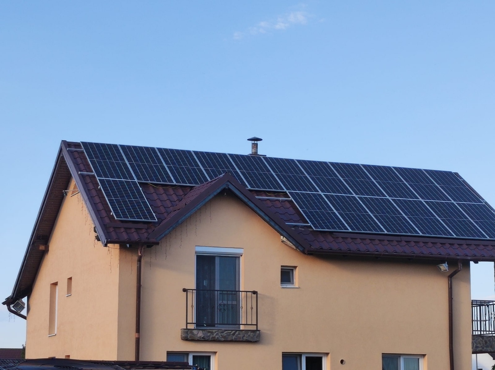 Sistem fotovoltaic acoperiș rezidențial Mures