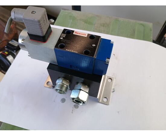 Valvă de control debit Rexroth 3FRE X6B-1X/35L2G24-25N9Z4MM/ 811403113 - megora.ro